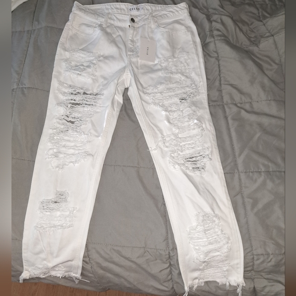 COPY - Cello Hot Girl Summer Heavily Distressed Cropped White Jeans NWT - Picture 4 of 11